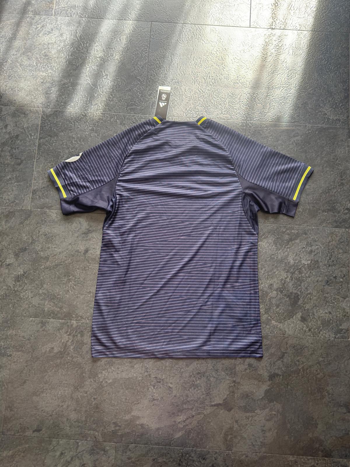 Real Madrid – Maillot Extérieur 2025/26 – Bleu marine