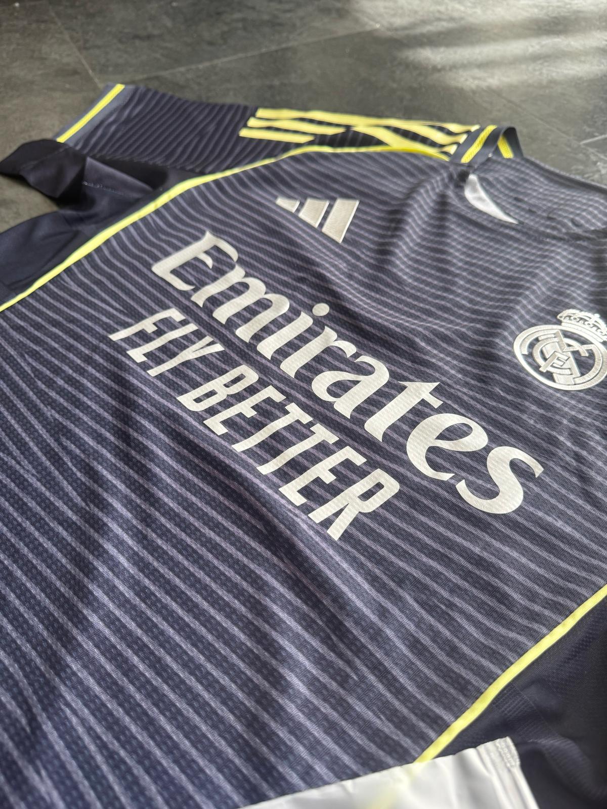 Real Madrid – Maillot Extérieur 2025/26 – Bleu marine