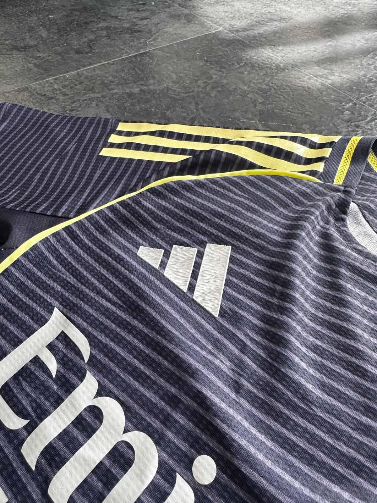 Real Madrid – Maillot Extérieur 2025/26 – Bleu marine